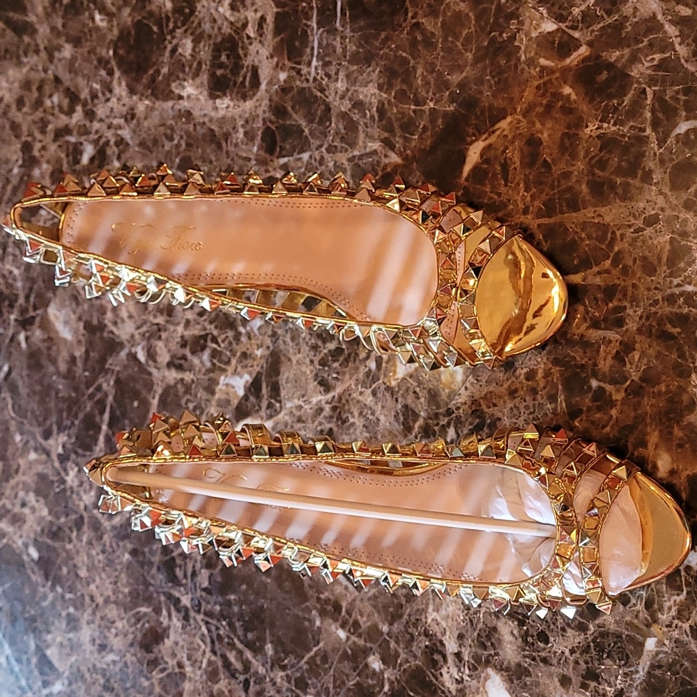 Shoes - Picture 2 of 3